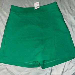 Donation ❌ Green shorts